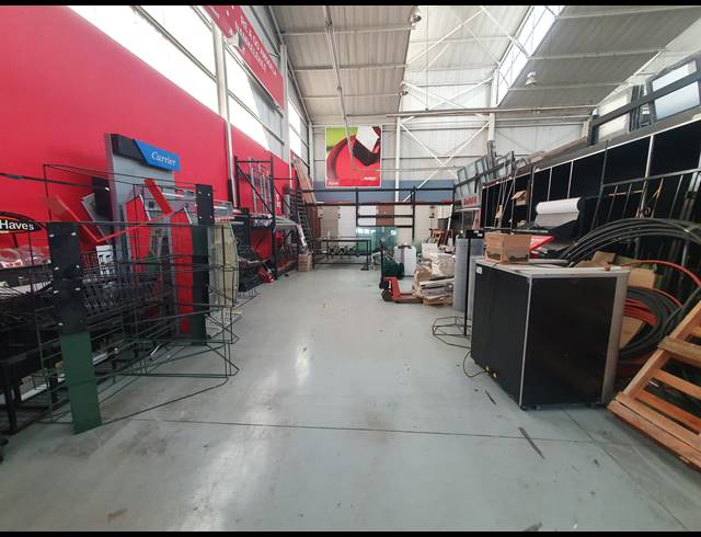 1,690M² WAREHOUSE FOR SALE IN ORMONDE